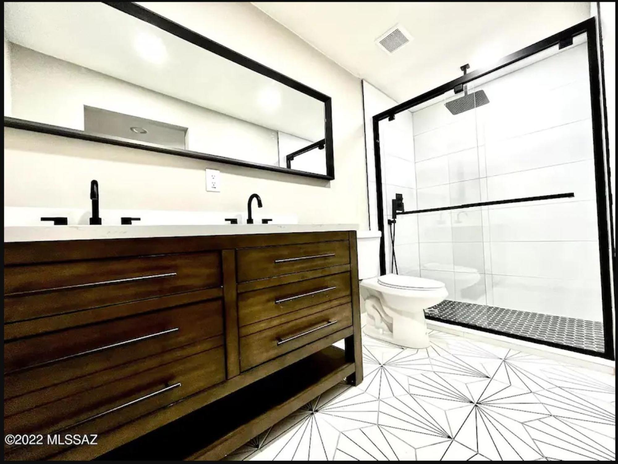 טוסון Private Home - Heated Pool, Billiards, Darts, Foosball, Fireplace, 5 Smart Tvs, Bbq, Cotton Bedding - The Saguaro Sanctuary, Pool Heat Optional מראה חיצוני תמונה